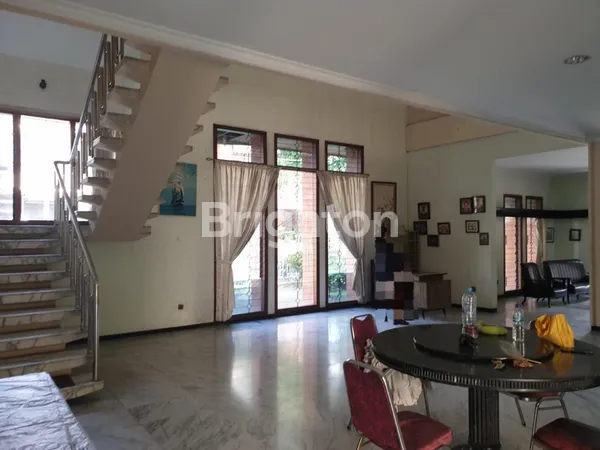 image RUMAH USAHA AREA KOMERSIAL RAMAI COCOK UNTUK USAHA DARMO PERMAI TIMUR SECOND ROAD RAMAI (7)