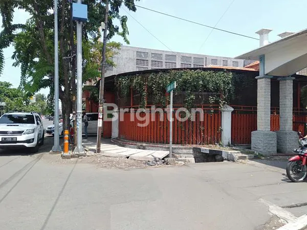 image DIJUAL DAN DISEWAKAN RUMAH BARATA JAYA (1)