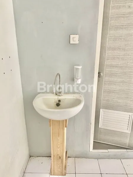 image RUKO 3 LANTAI SIAP PAKAI DI SEMARANG TENGAH (2)