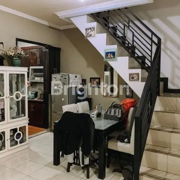 image RUMAH 2 LANTAI SIAP HUNI (6)