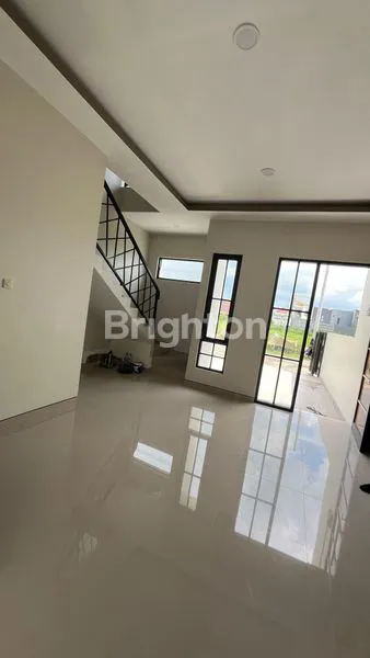 image RUMAH BARU SCANDIV STYLE DI MEDOKAN TAMBAK SURABAYA (2)