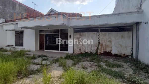 image RUMAH DHARMAHUSADA INDAH HITUNG TANAH SAJA STRATEGIS DEKAT MANYAR KERTOARJO GM (2)