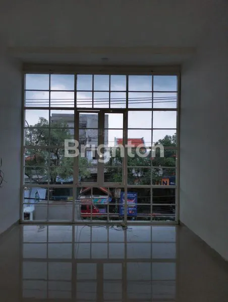 image RUKO BARU GRESS, 2 LANTAI, SIAP PAKAI, LOKASI STRATEGIS, ROW JALAN LEBAR, ADA PARKIRAN, COCOK UNTUK USAHA APAPUN, DAERAH BANYU URIP (3)