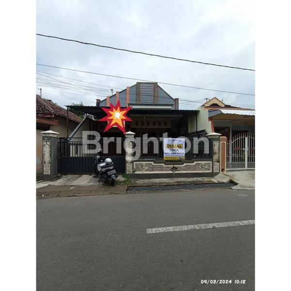 image RUMAH STRATEGIS DI DEKAT PASAR CAMPUREJO (3)