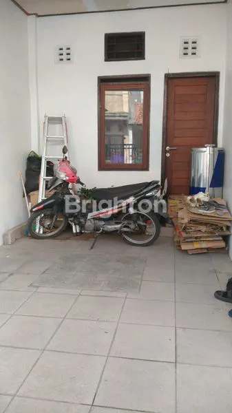 image RUMAH MINIMALIS 2 LANTAI (6)