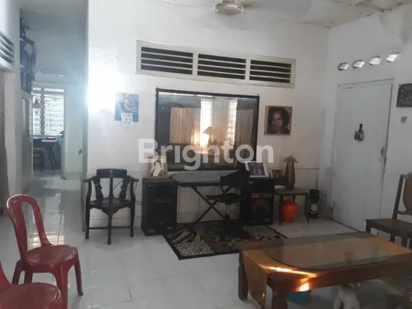 image RUMAH HOEK DI RAWAMANGUN (3)