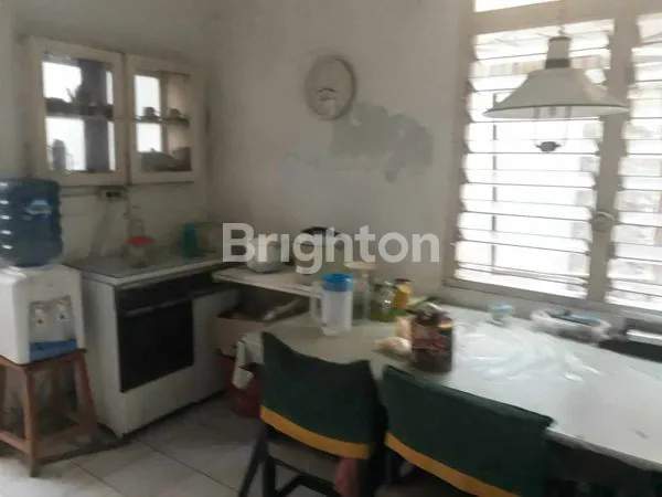 image RUMAH HOEK DI RAWAMANGUN (4)