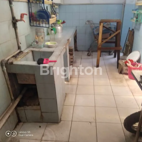 image RUMAH HOEK DI RAWAMANGUN (5)