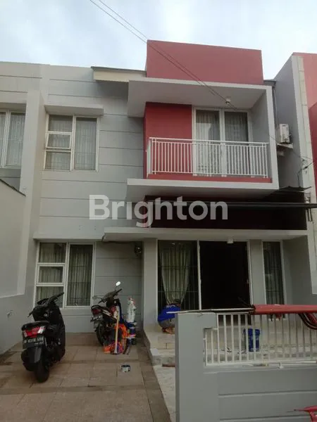 image TOWN HOUSE CANTIK 2 LANTAI LOKASI SUPER STRATEGIS DI AREA MARGONDA (1)