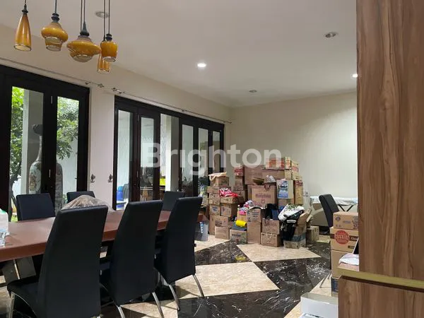 image RUMAH MEWAH SEMI FURNISH DI HARAPAN INDAH BEKASI (2)