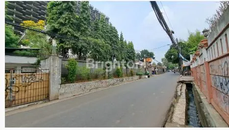 image RUMAH 2 LANTAI DI KEBON JERUK JAKARTA BARAT (7)