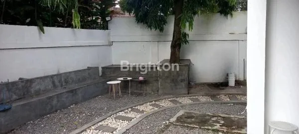 image RUMAH DI JALAN RADJA YAMIN SIPIN KOTA JAMBI (2)