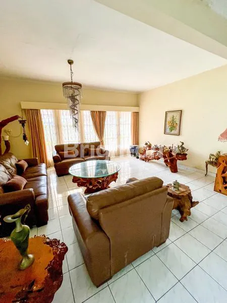 image RUMAH TUA DAERAH PATAL SENAYAN PEKARANGAN LUAS BELAKANG GEDUNG DPR RI (4)