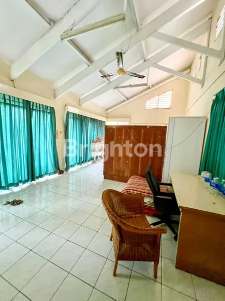 image RUMAH TUA DAERAH PATAL SENAYAN PEKARANGAN LUAS BELAKANG GEDUNG DPR RI (5)