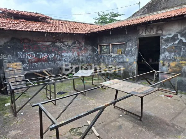 image HITUNG TANAH SAJA, RUMAH LAMA EX PENGRAJIN KACA DI PANDEYAN BAKI (4)