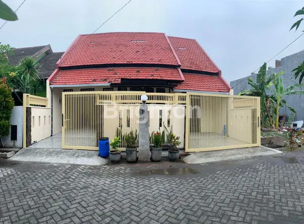image RUMAH TERAKOTA DI REWWIN WARU (1)