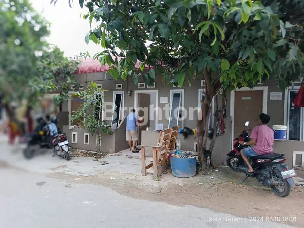image DI JUAL RUMAH DAERAH BENGKONG 4 PINTU DAN LOKASI SANGAT BAGUS (2)