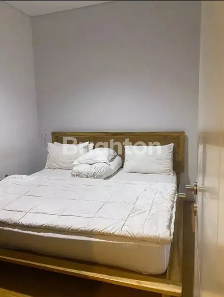 image RUMAH AESTHETIC TOWN HOUSE 2 LANTAI DI SAVIA BSD  (6)