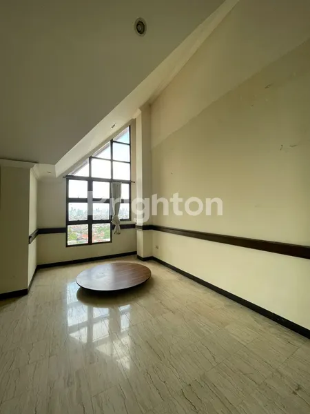 image PENTHOUSE SEMI FURNISHED STRATEGIS SIMPANG TIGA ANTASARI MIDTOWN RESIDENCE SIMATUPANG JAKARTA SELATAN (8)