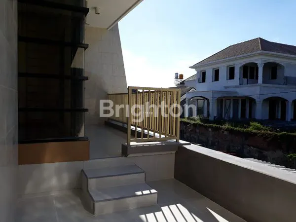 image RUMAH 2 LANTAI TENGAH KOTA (5)