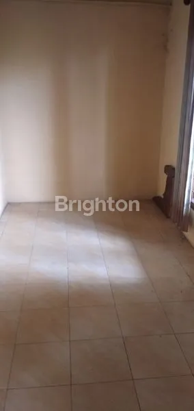 image RUMAH 2 LANTAI DI KOMPLEK WIGUNA (3)