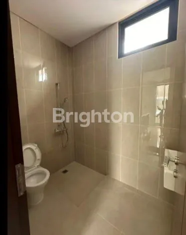 image RUMAH BARU ORIGINAL DARI BELI BELUM DITEMPATI VIEW GUNUNG & GOLF DI SUMARECON CLUSTER MAHAGONY BOGOR (8)