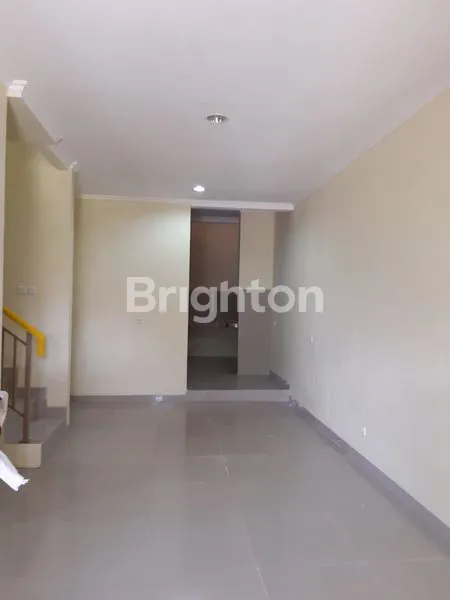 image RUMAH CLUSTER 2 LT DI GADING SERPONG (3)