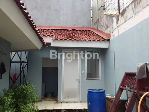 image RUMAH SIAP HUNI DI JALAN PERMATA HIJAU JAKARTA SELATAN  (5)