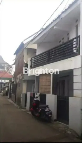 image RUMAH 2 LANTAI DI JALAN STRATEGIS DI KOMPLEK MARGA ASIH BANDUNG (1)