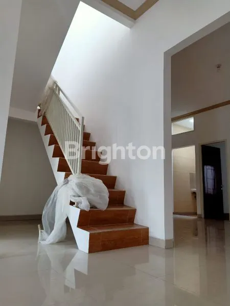 image RUMAH BARATA JAYA 2 LANTAI SIAP HUNI (3)