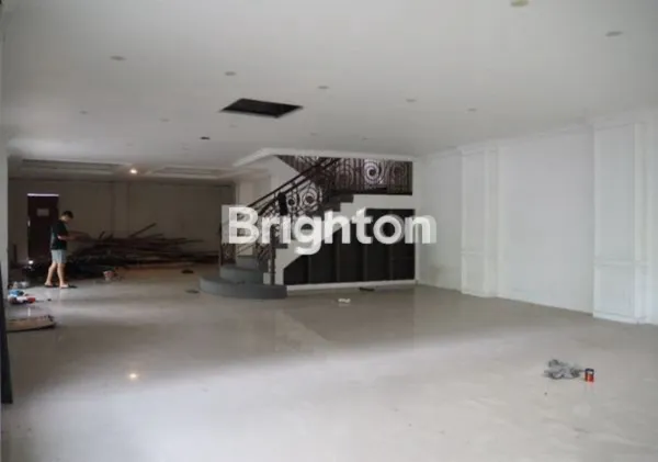 image RUKO SIAP PAKAI NOL JALAN MAYJEN SUNGKONO AREA KOMERSIAL COCOK UNTUK USAHA (2)