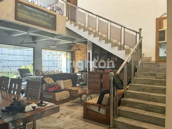 image RUMAH 2 LANTAI RAGUNAN PASAR MINGGU (3)