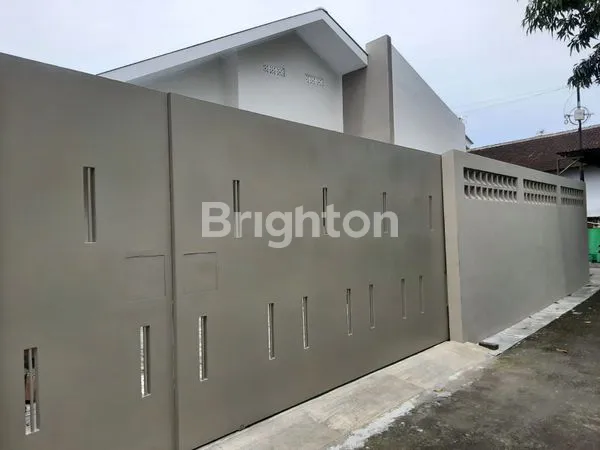 RUMAH TENGAH KOTA SOLO