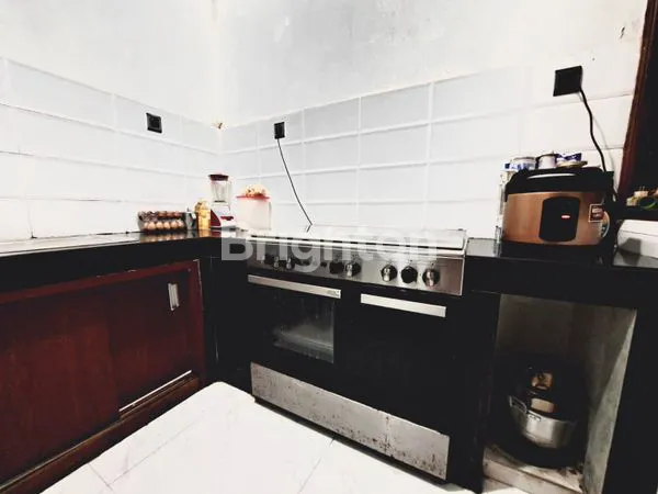 image RUMAH & RUKOST 2LT BERARSITEKTUR MINIMALIS DI JL KALIURANG YOGYAKARTA (5)