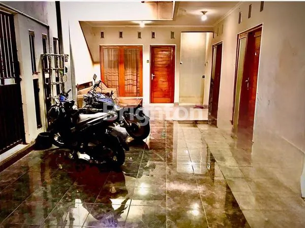 image RUMAH & RUKOST 2LT BERARSITEKTUR MINIMALIS DI JL KALIURANG YOGYAKARTA (2)