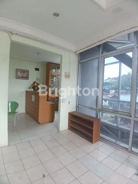 image BANGUNAN 3 LANTAI EX RUMAH SAKIT SIAP PAKAI, COCOK UNTUK HOTEL, KANTOR, RUMAH  DI TENGAH KOTA. (4)