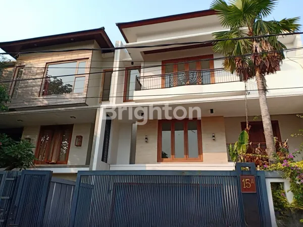 image RUMAH MODERN STRATEGIS SIAP HUNI DALAM KOMPLEK PANGKALAN JATI JAKARTA SELATAN (1)