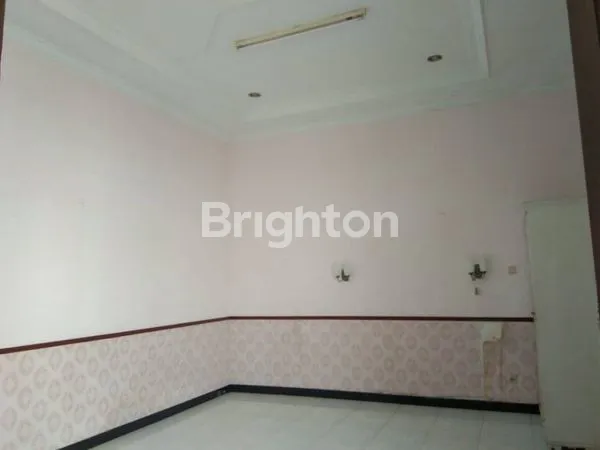 image RUMAH SIMPANG DARMO PERMAI DEKAT PAKUWON MALL (2)