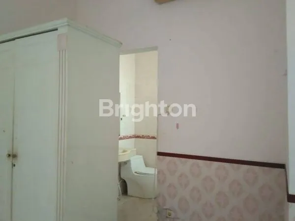 image RUMAH SIMPANG DARMO PERMAI DEKAT PAKUWON MALL (4)