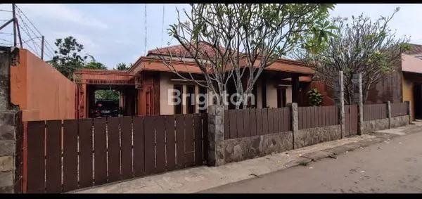 image RUMAH CANTIK BERGAYA ETNIK  JAWA DI TANAH BARU (1)