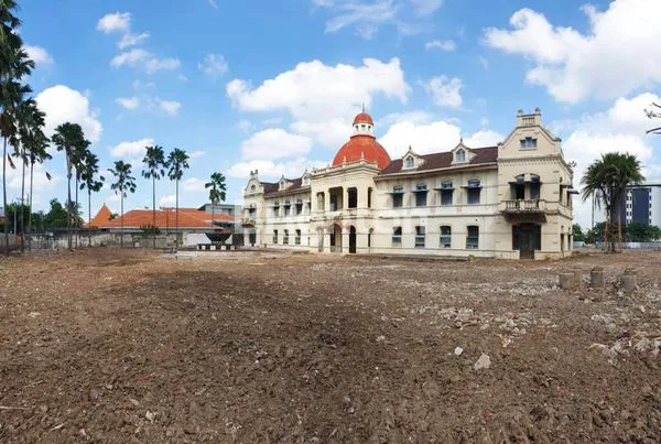 RAYA BUBUTAN EX PUSAT KULINER DAN WISATA YANG MENGUNTUNGKAN DI PUSAT KOTA