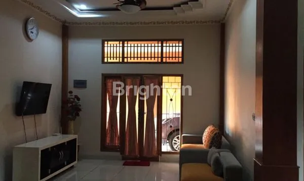 image RUMAH NYAMAN DENGAN INTERIOR KAYU JATI (5)