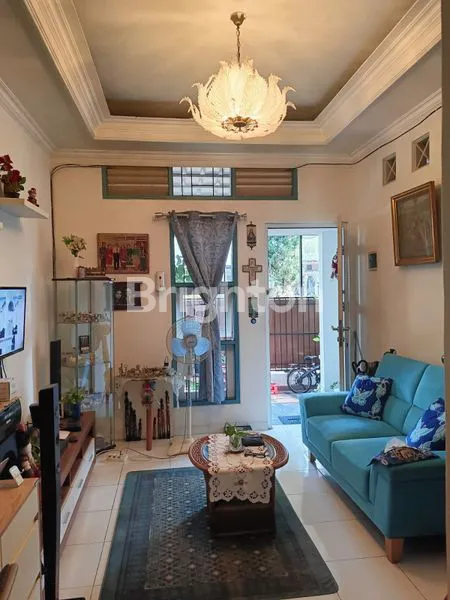image RUMAH CANTIK MINIMALIS 1½ LT MEZANIEN DI CLUSTER CIKUNIR (3)