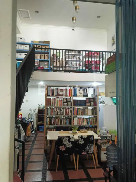 image RUMAH CANTIK MINIMALIS 1½ LT MEZANIEN DI CLUSTER CIKUNIR (6)