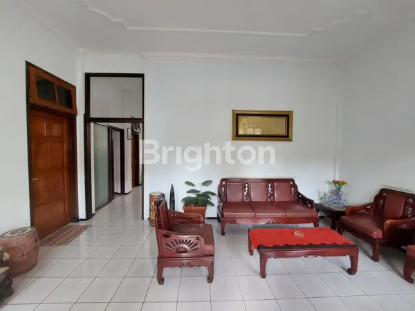 image RUMAH MEWAH LT 1002M² DI MALANG (8)