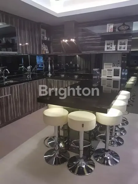 image APARTMENT MEWAH DI PUSAT KOTA THE MANSION AT DUKUH GOLF KEMAYORAN FURNITUR MEWAH LENGKAP (2)