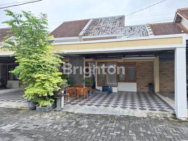 image RUMAH SIAP HUNI KONDISI BAGUS DI PERUMAHAN CLUSTER COLOMADU (1)
