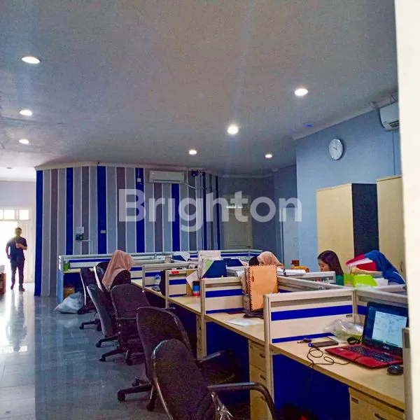 image RUMAH SEKALIGUS KANTOR, LOKASI STRATEGIS, DAERAH TEBET, JAKARTA SELATAN (2)
