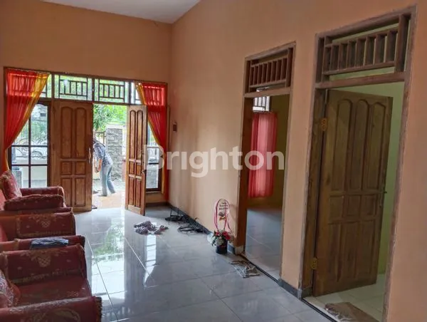 image HUNIAN MEWAH DESIGN CLASIC 2 LANTAI TENGAH KOTA SIDOARJO (2)