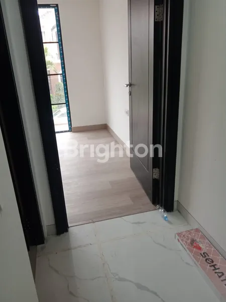 image WISATA BUKIT MAS MINIMALIS MODERN BARU GRESS SIAP HUNI DENGAN SMARTDOOR LOCK (5)